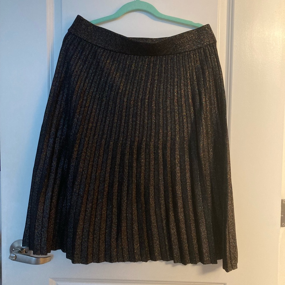 Pleated sparkling Ann Taylor knit skirt